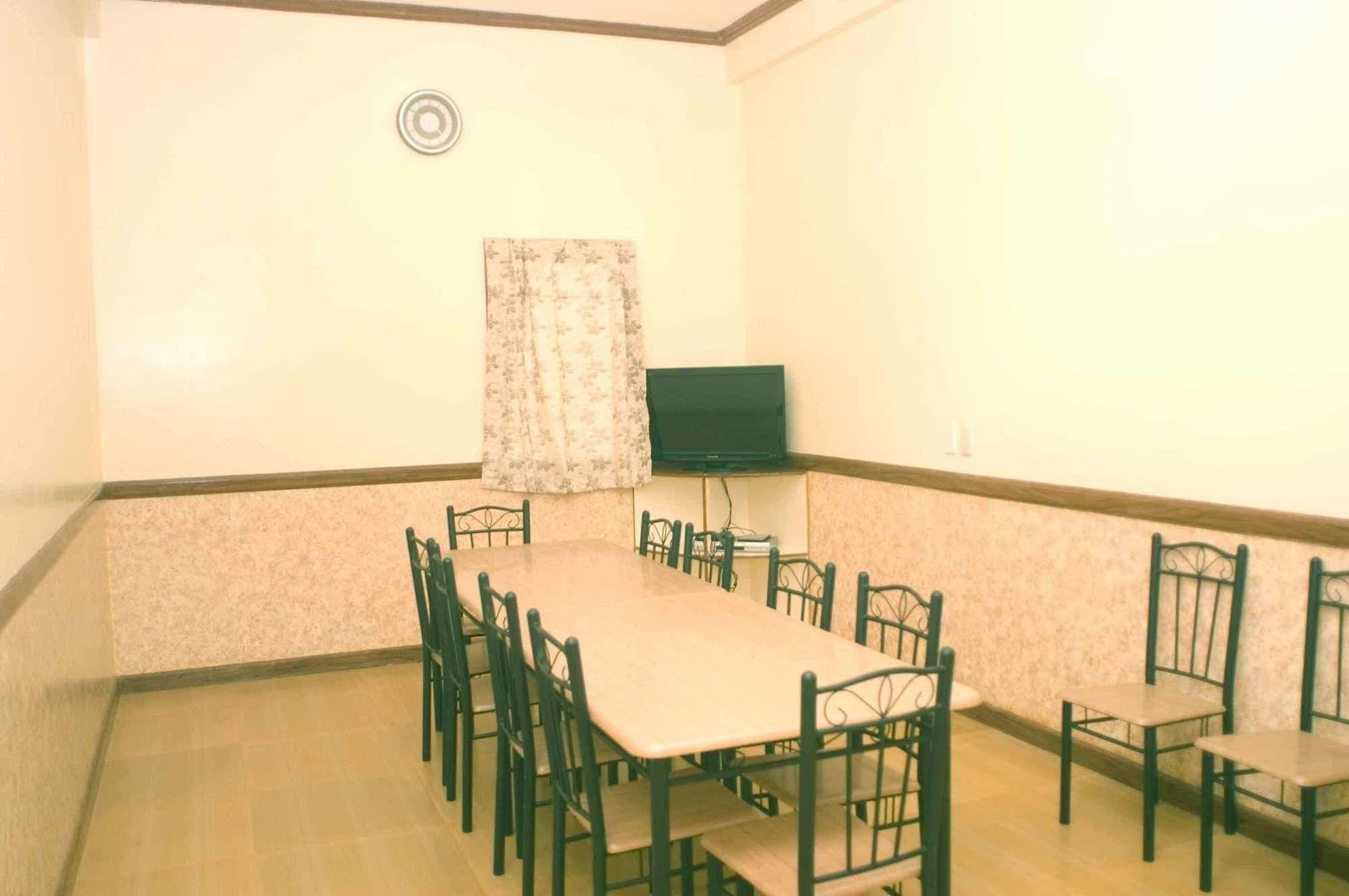 Punta House Hotel Lapu-Lapu City Buitenkant foto